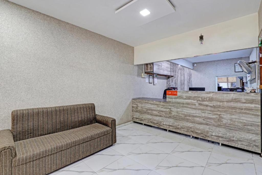 Hotel Mayura, Ankleshwar エクステリア 写真