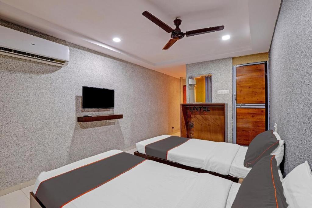 Hotel Mayura, Ankleshwar エクステリア 写真