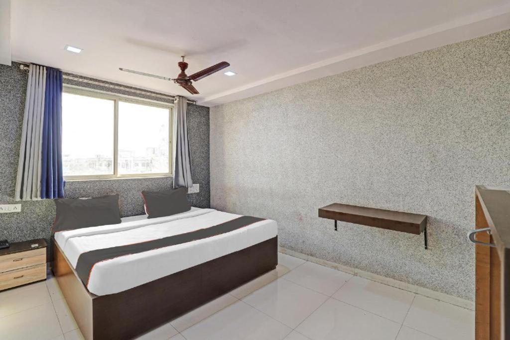 Hotel Mayura, Ankleshwar エクステリア 写真
